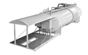 Cylinderbensinstation med plattform för bränslepåfyllning och tak | Ekonstal