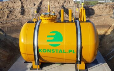 Podziemny zbiornik na LPG, wyposażony w gumy pod opaski kotwiące i pasy antypoślizgowe | Ekonstal